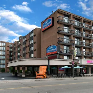 Howard Johnson Plaza By Wyndham By The Falls מפלי הניאגרה